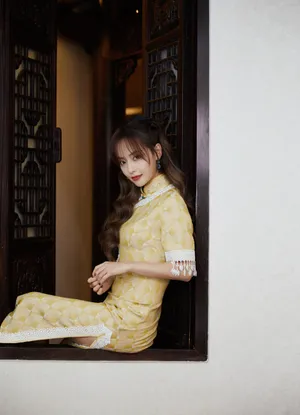 张嘉倪旗袍双马尾优雅写真图片_2