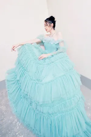 唐艺昕绿色纱裙优雅灵动写真图片_7