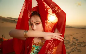 谢可寅孟佳红纱共舞风情写真图片_1