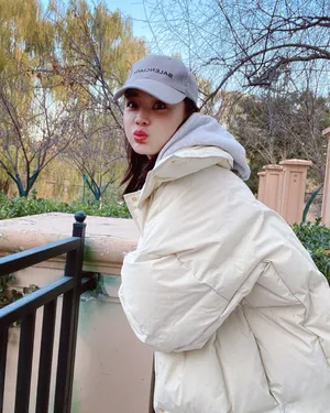 袁姗姗羽绒服温暖私服照图片_3