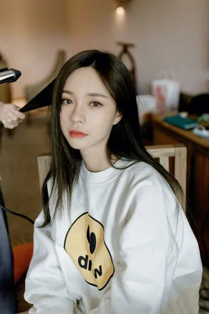 沈梦辰清爽简约私服照图片_3