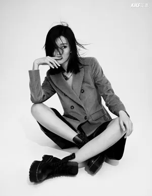 乔欣烟熏妆魅力写真大片_8