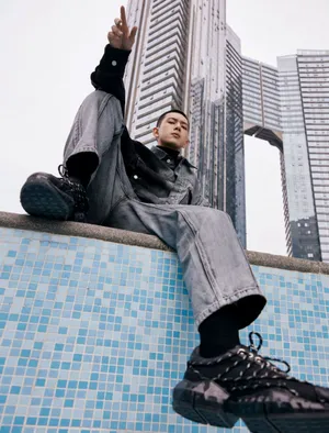 李现寸头造型潮酷帅气图片写真_3