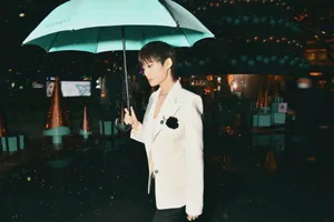 李宇春酷飒霸总风写真图片_2