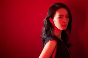 童瑶优雅大气光影写真图片_4
