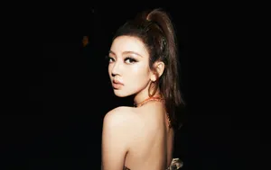 何瑞贤烟熏妆高马尾酷飒写真图片