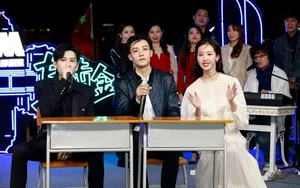 陈都灵白色连衣裙优雅贤淑美照图片_2