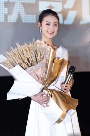 杨祺如素雅白裙优雅写真图片_6