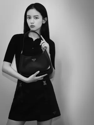 周也清秀少女黑白写真图片_3