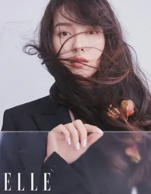 唐嫣慵懒长卷发粉色优雅写真图片_5