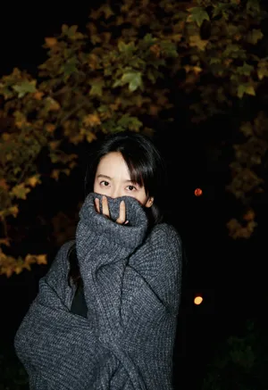 许龄月性感靓丽夜景写真图片