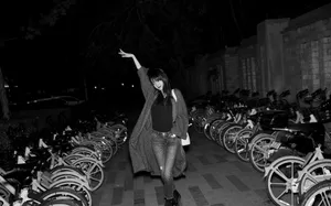 许龄月性感靓丽夜景写真图片_5