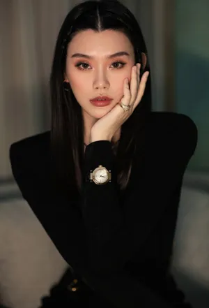 奚梦瑶黑色连身裙潮酷写真图片_4