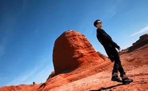 许魏洲欢迎来到这世界MV帅气图片_2