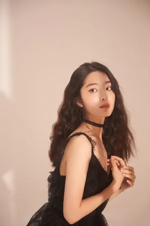 吴曼思娇俏灵动港风写真图片