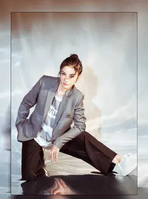 黄奕利落西服性感图片写真_5