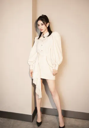 黄奕淡黄的长裙性感写真图片_4
