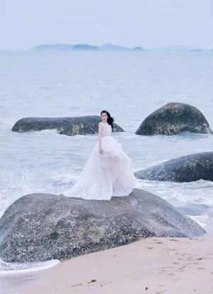关晓彤珍珠白浪花裙唯美写真图片_5