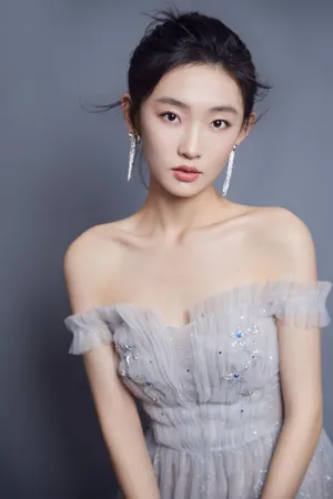 周依然雾霾灰裙性感写真图片_2