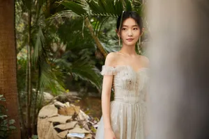 周依然雾霾灰裙性感写真图片_6