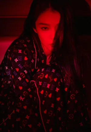 傅菁性感光影睡衣写真大片_7