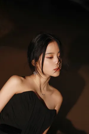 欧阳娜娜海边夜景魅惑写真图片_4