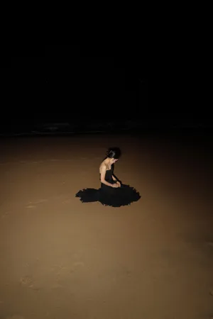 欧阳娜娜海边夜景魅惑写真图片_6