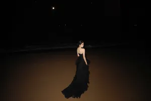 欧阳娜娜海边夜景魅惑写真图片_7