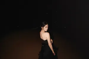 欧阳娜娜海边夜景魅惑写真图片_10