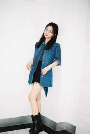 谭松韵牛仔衣甜美俏皮写真图片_8