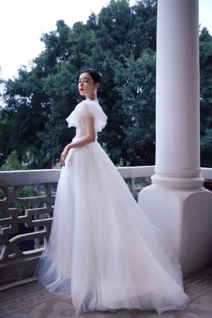 阚清子深V纱裙时尚优雅写真图片_6