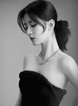 乔欣黑色短裙优雅性感写真图片_4