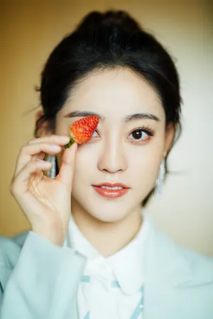 祝绪丹豆绿色套装甜美写真_5