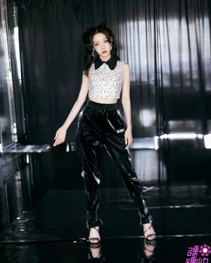 希林娜依·高双马尾造型写真图片_6