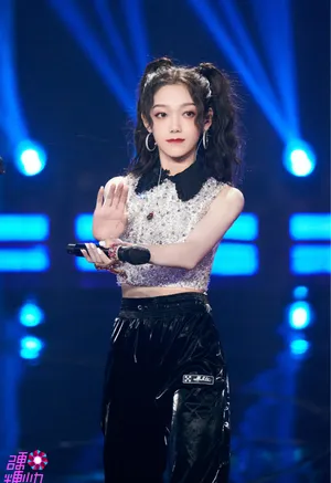 希林娜依·高双马尾造型写真图片_10