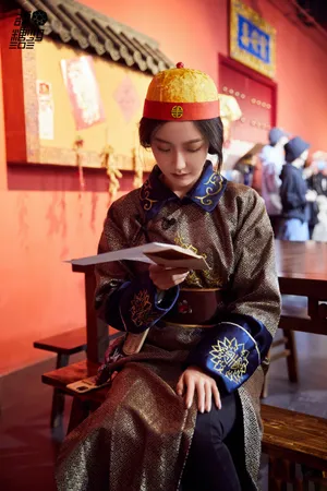 硬糖少女团综清宫造型图片_2