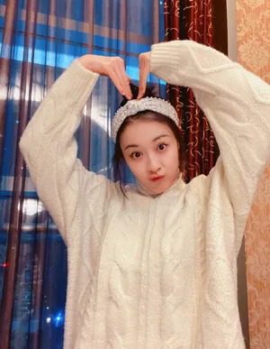 杨祺如清秀俏皮自拍图片第1张