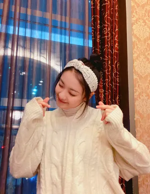 杨祺如清秀俏皮自拍图片_3