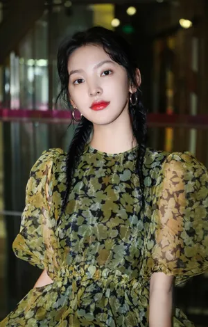 章若楠蛋糕裙甜美写真图片_5