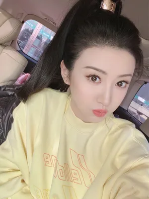 景甜高马尾少女心俏皮自拍照图片_3