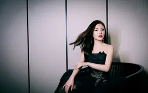 徐冬冬黑纱裙慵懒迷人美照图片