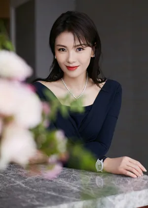 刘涛出席萧邦昆明恒隆店开业剪彩图片_6