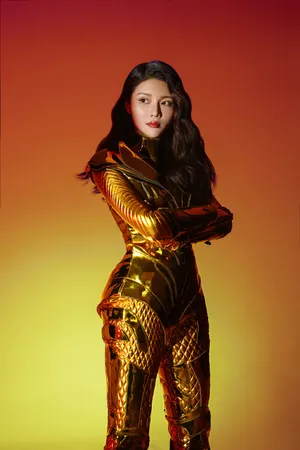 徐冬冬闪耀金甲酷飒写真图片_7