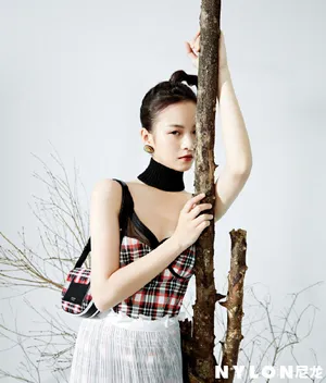 李庚希深V背心性感风写真图片_4