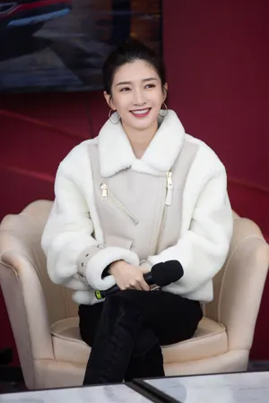 江疏影温暖冬日品牌活动图片