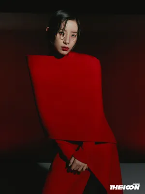 李斯丹妮红与黑别致大片写真图片_9
