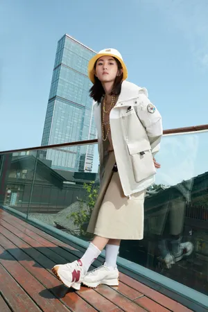张子枫运动风时尚大片写真图片