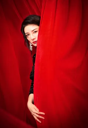 黄奕波点裙性感写真图片_7