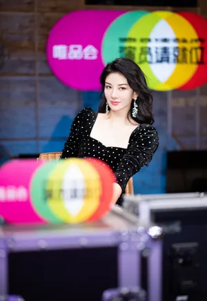 黄奕波点裙性感写真图片_9