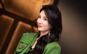 黄奕绿色清新养眼写真图片_3